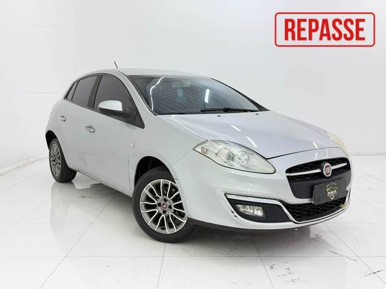 FIAT BRAVO 1.8 ESSENCE 16V FLEX 4P MANUAL FIAT BRAVO 1.8 ESSENCE 16V FLEX 4P MANUAL
